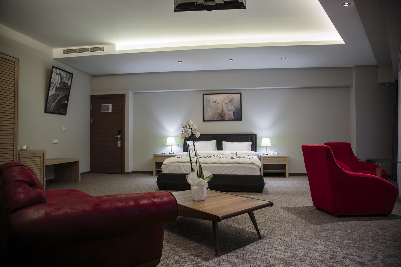 Hotel City Inegoel Екстер'єр фото