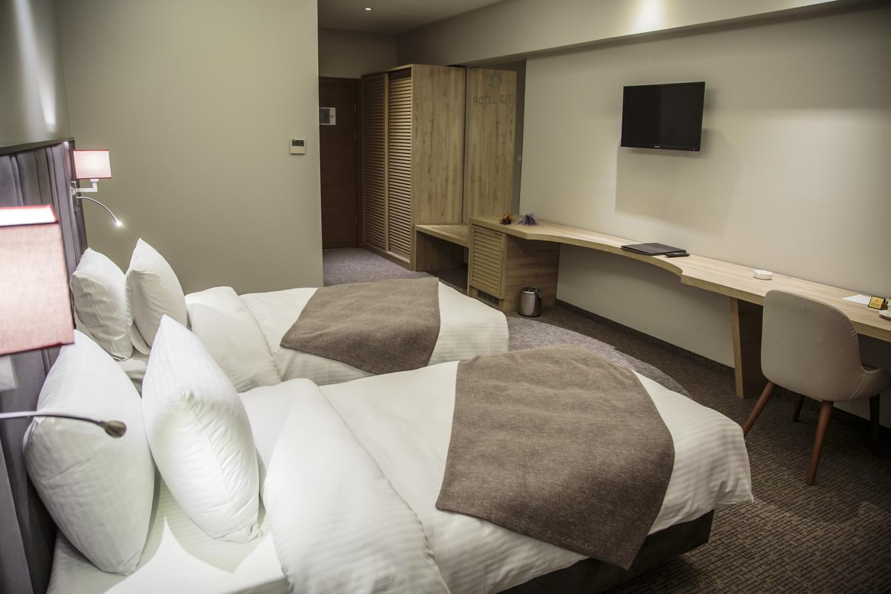 Hotel City Inegoel Екстер'єр фото
