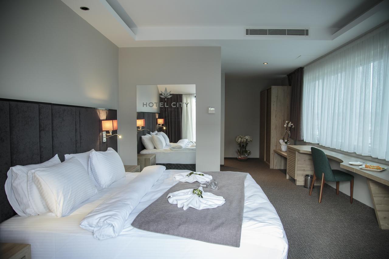 Hotel City Inegoel Екстер'єр фото