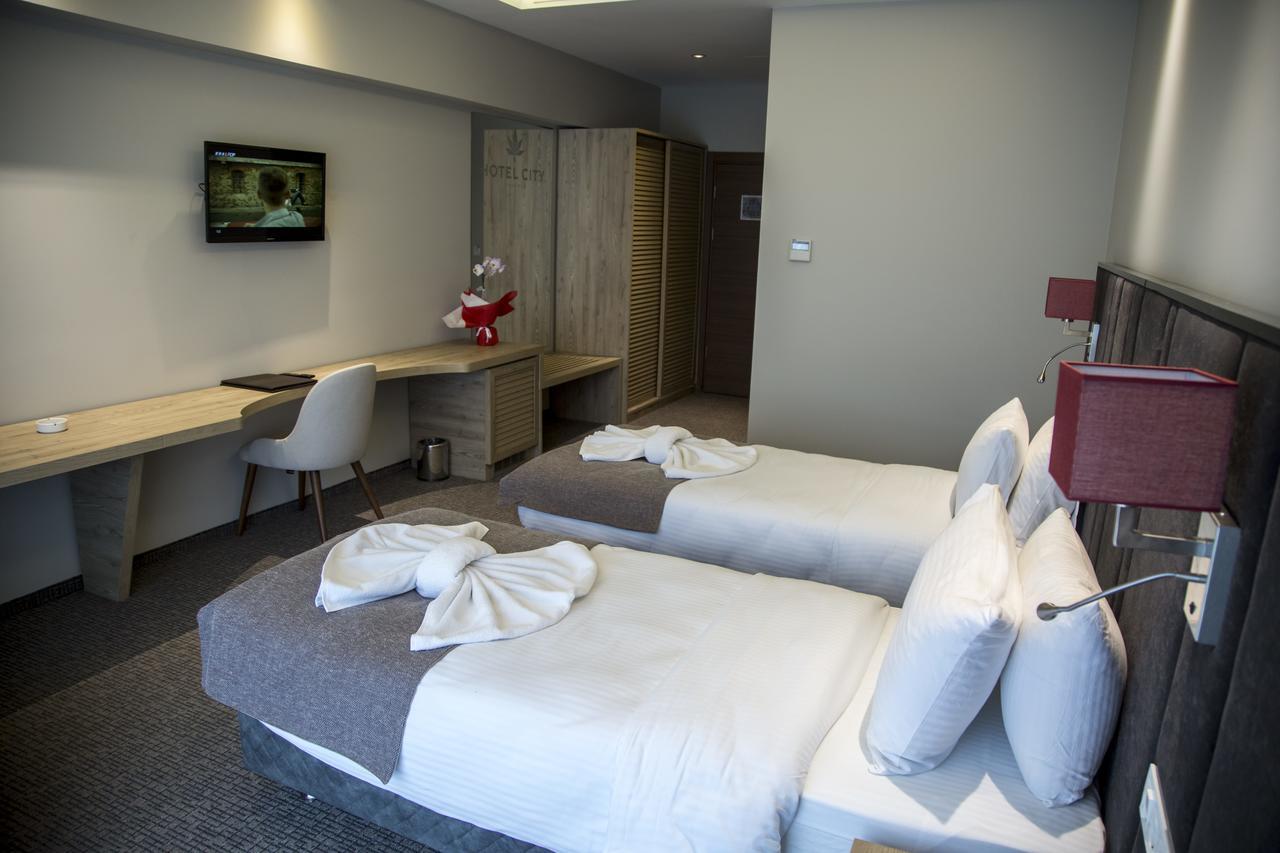 Hotel City Inegoel Екстер'єр фото